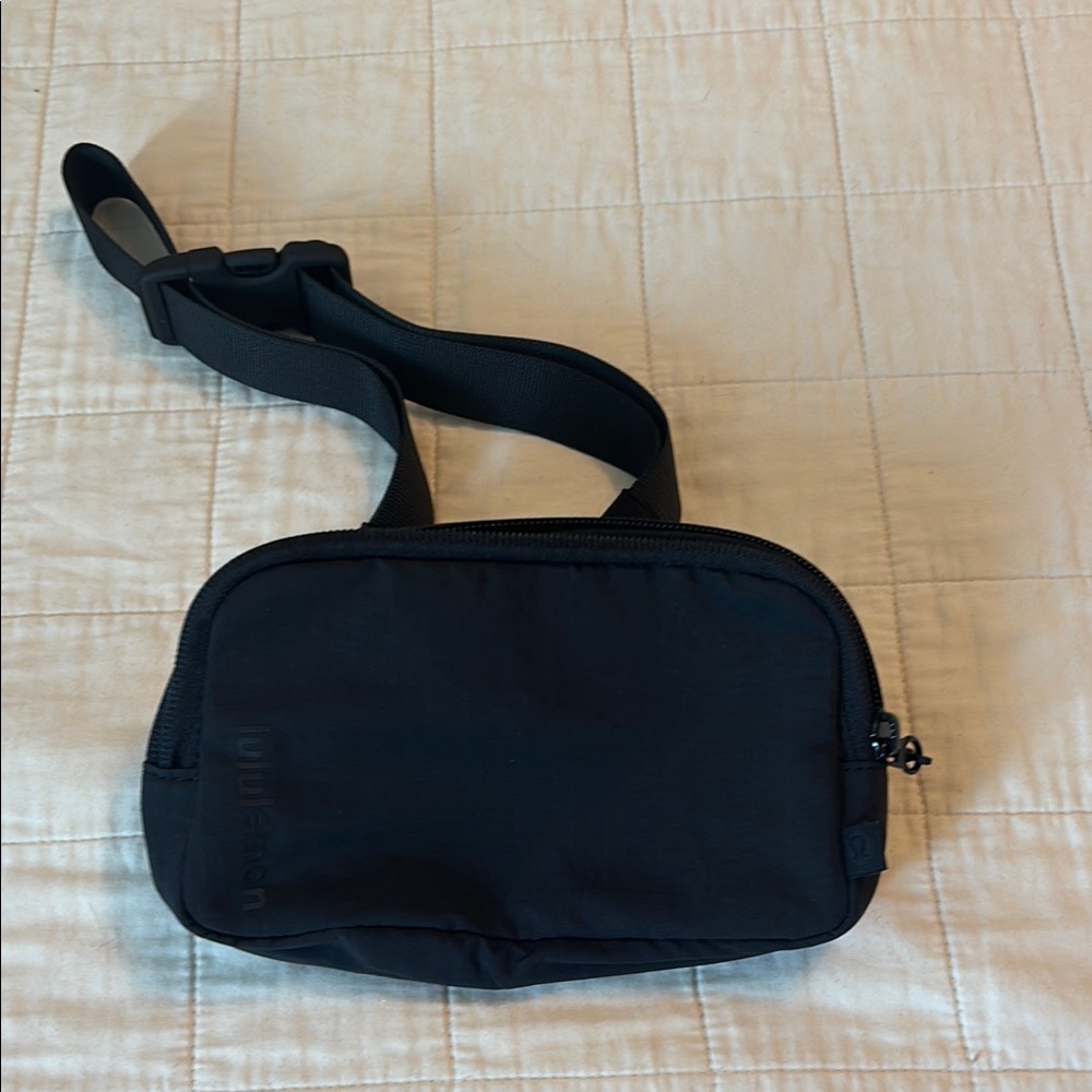 lululemon Mini Belt Bag